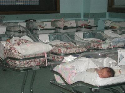 Scambio di bebé nella culla: risarciti 55 milioni