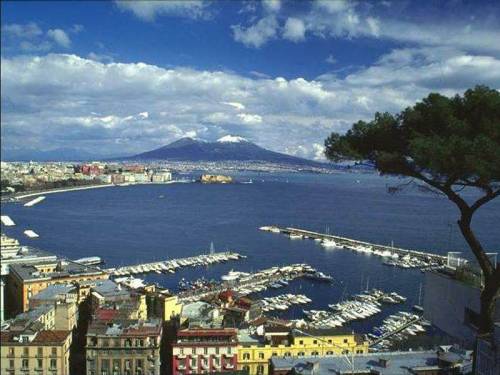 Guasto al cavo, città al buio:  
blackout nel centro di Napoli