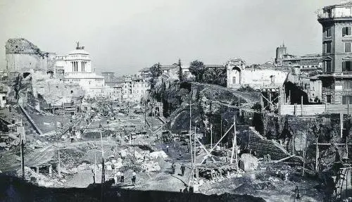 Quella via dei Fori lunga millenni