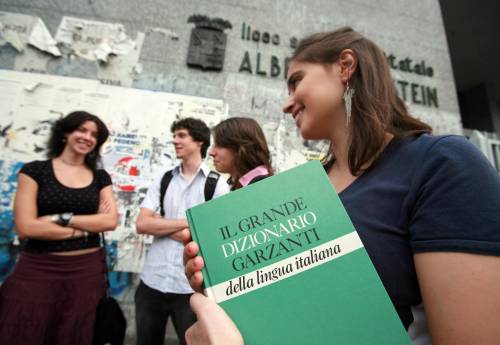 Scuola, si torna tra i banchi il 14 settembre