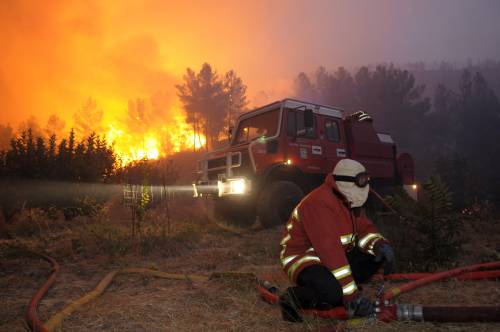 Incendio a Marsiglia: colpa delle esercitazioni militari