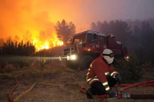 Incendio a Marsiglia: colpa delle esercitazioni militari