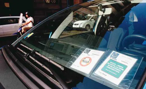 Pass falsi, le rivelazioni dei ghisa: "Al comando 
c’è chi ha preso soldi"