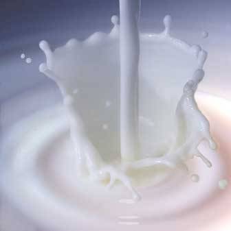 Arriva il latte frizzante  
alla frutta: in lattina