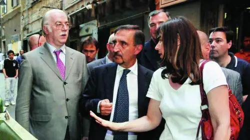 I soldati del governo rischiano di trovare la sindaco in trincea