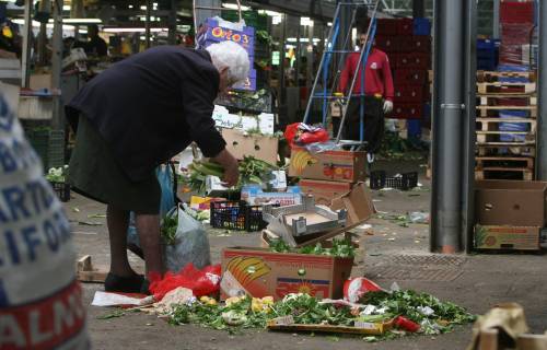 Confcommercio: in Italia 615 nuovi poveri al giorno