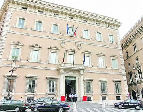 Provincia Gli impiegati deportati al Torrino Presidente e assessori non mollano il Palazzo