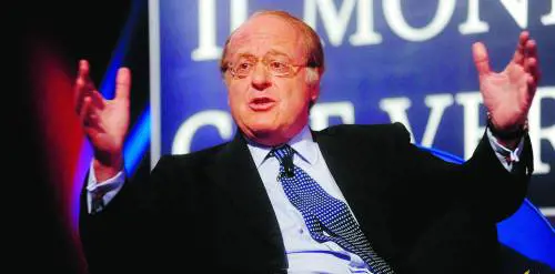 Eni dimezza gli utili e taglia la cedola Il mercato la punisce