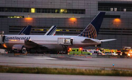 Atterraggio d'emergenza 
all'aeroporto di Miami: 
37 feriti per le turbolenze