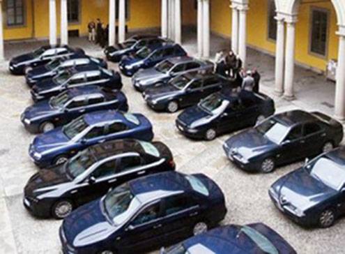 Italia, record di auto blu: 600mila