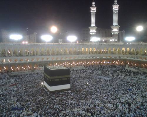 Influenza A, l'Iran vieta 
pellegrinaggio alla Mecca 
"Rischi contagio elevati"