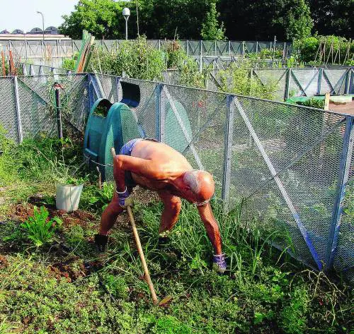 Orti sotto le case genovesi per estirpare il degrado