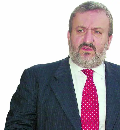 Emiliano (o «lUnità»?) cade sul grido di battaglia del Che