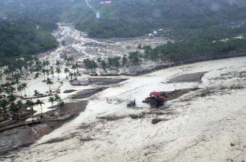 Taiwan, ciclone Morakot: 
paese sepolto dal fango 
centinaia di vittime e feriti