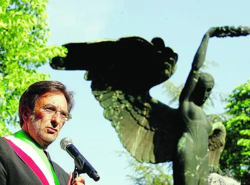 Il sindaco dellAquila indagato per lappalto sospetto