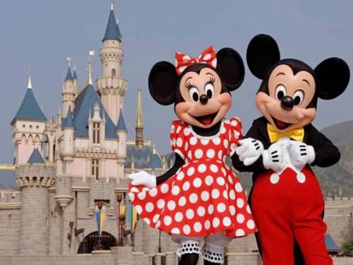 Disneyworld: palpa il seno di "Minnie" 
due giorni di carcere per un 60enne