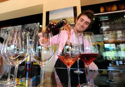 Il nuovo sballo? Bere fino all'alba
 
Arriva il tour dei giovani nei pub