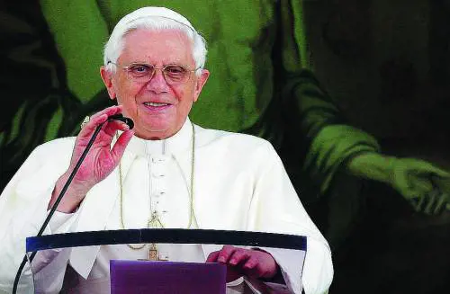 Lora di religione di Papa Benedetto