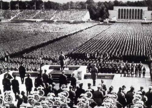 Usa, la Camera approva la proposta per levare la pensione agli ex nazisti