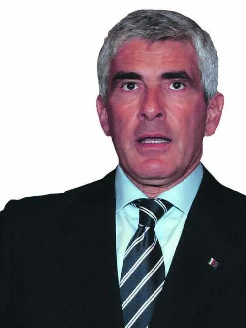 Da Casini alla «grande stampa»: la Lega fa la lista dei nemici