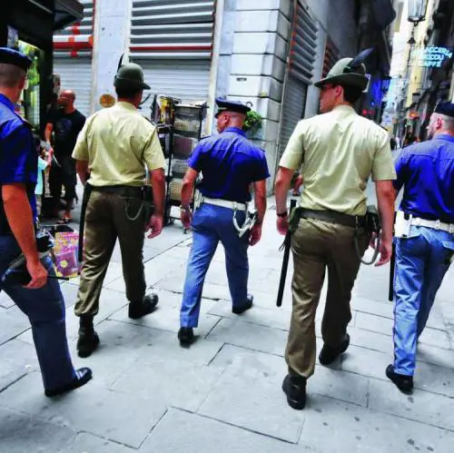 Dopo gli sberleffi e lassalto agli alpini la Digos toglie agli anarchici il sorriso
