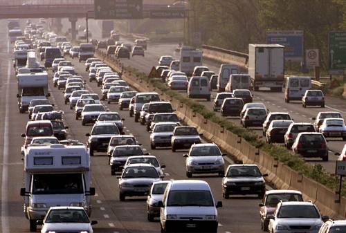 Le vacanze agli sgoccioli: 
via al maxi-controesodo 
tra caldo e traffico intenso