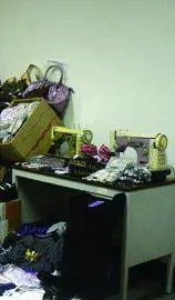 Smantellata la fabbrica dei falsi che valgono un milione di euro