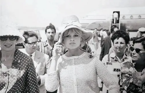 Da B.B. ai politici, vite ostaggio di una foto