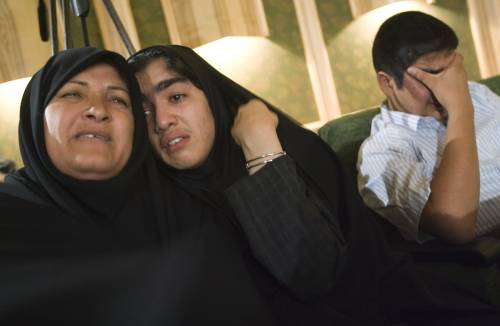 Iran, Khatami denuncia: 
"Confessioni non valide 
Sono iniziative immorali"