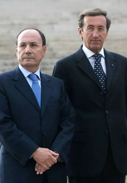 Schifani a Fini: "Non condizioni il parlamento"