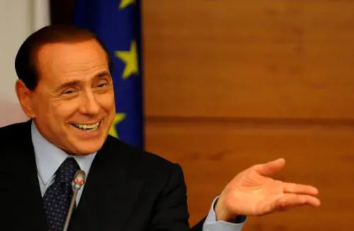 Berlusconi all'attacco: 
"Se Repubblica insiste 
perderà credibilità"
