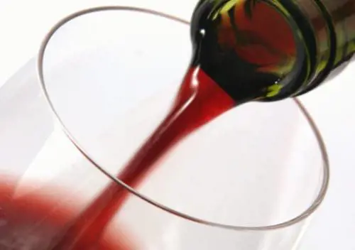 Alcol, ora Zaia sfida 
i detrattori del vino