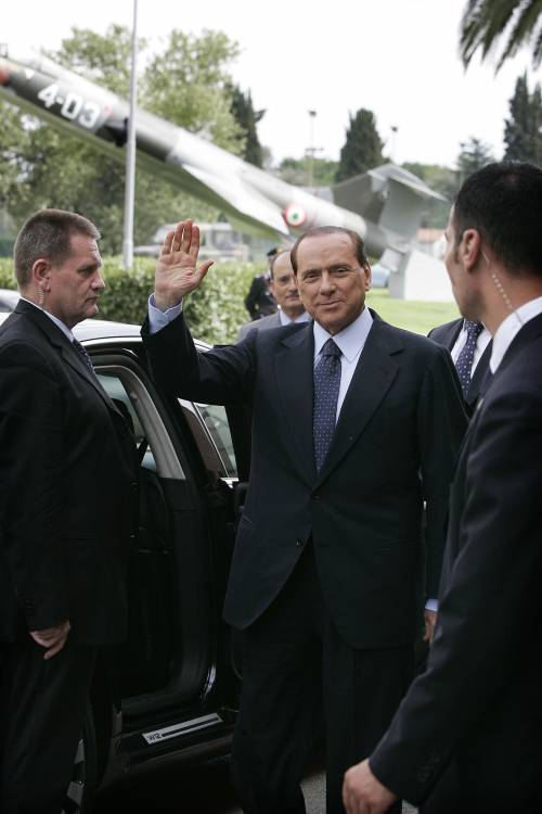 Stampa, Berlusconi: "Povera Italia 
sui giornali tutto il contrario del vero"