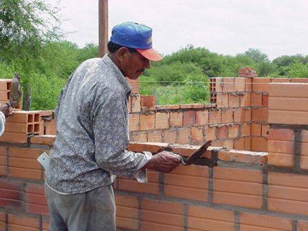 Lavoro offresi a commessi e muratori 
Cgia Mestre: servono 524mila persone