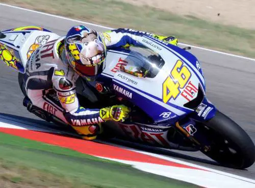 MotoGp, Rossi vola in pole 
Pedrosa e Lorenzo dietro