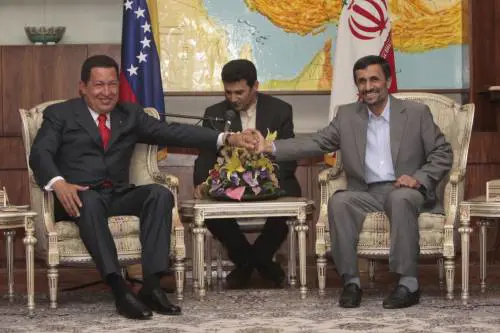 Chavez, il caudillo rosso che piace ai radical chic