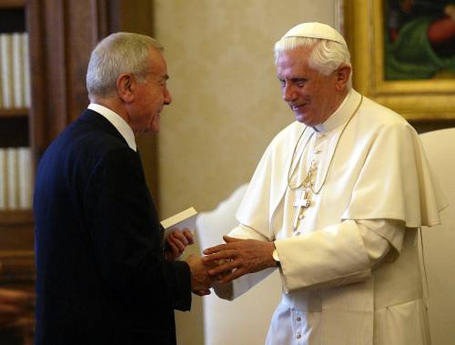 Il faccia a faccia tra il Papa e Gianni Letta 
"Tra governo e Vaticano i rapporti sono saldi"