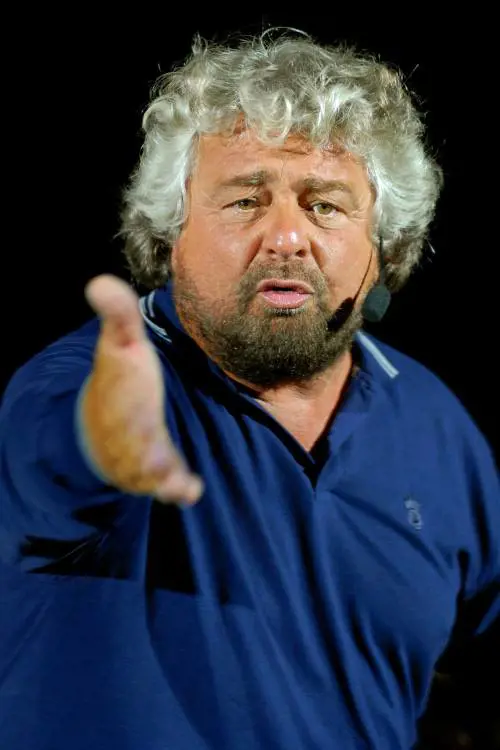 I "grillini" si ribellano a Beppe: 
"Ci sfrutta per avere soldi e voti"