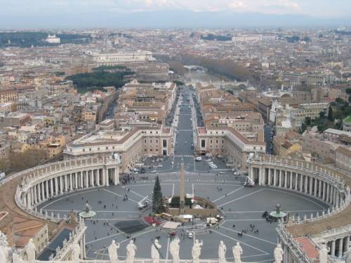 Santa Sede: "Serenità istituzionale col governo"