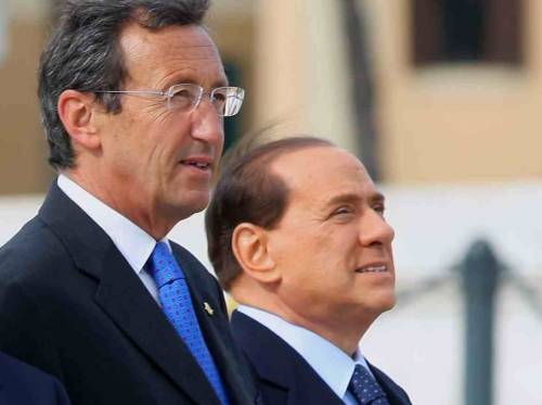 Caso Fini, Berlusconi si dissocia: "Io lo stimo"
