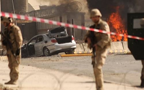 Kabul, attacco kamikaze 
all'aeroporto: due morti 
Rivendicato dai talebani