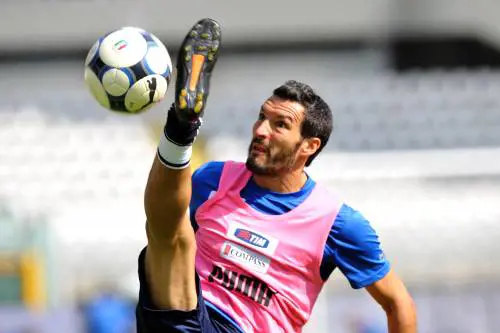 Zambrotta, campione di beneficenza