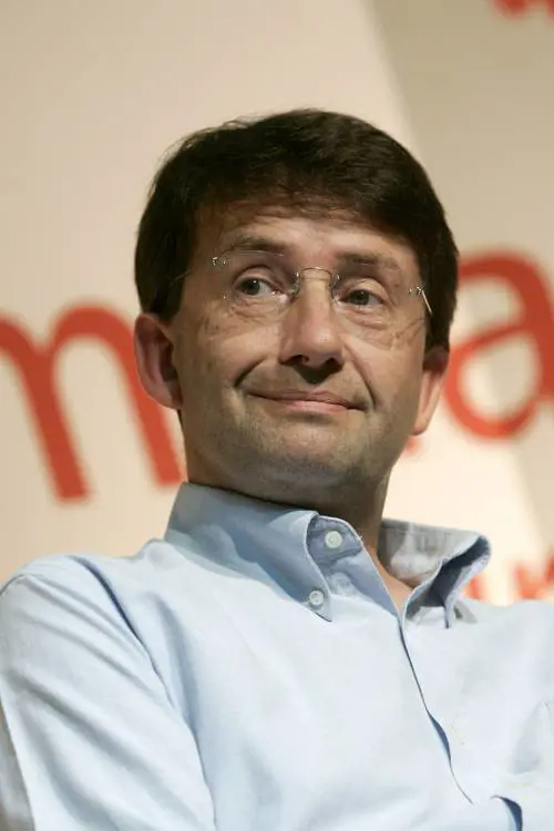 Il Cavaliere: "Io il miglior premier in 150 anni" 
Franceschini attacca: "Più di lui solo Mussolini"