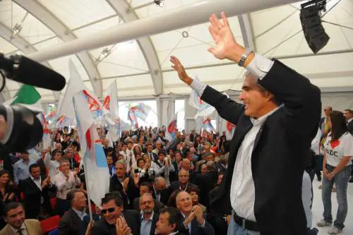 Casini: "Elezioni? Bossi non spaventa nessuno 
Serve un grande centro equidistante da Pdl e Pd"