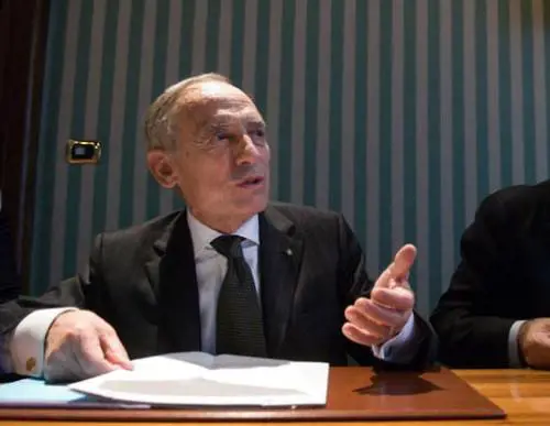 Faissola: "Le banche rimaste in piedi da sole"