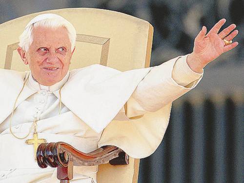 Ratzinger riforma la messa Basta con l'ostia sulla mano