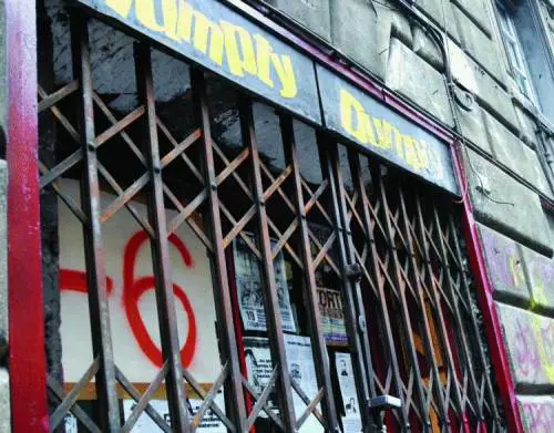 Kabul, i disobbedienti esultano: «Meno sei»