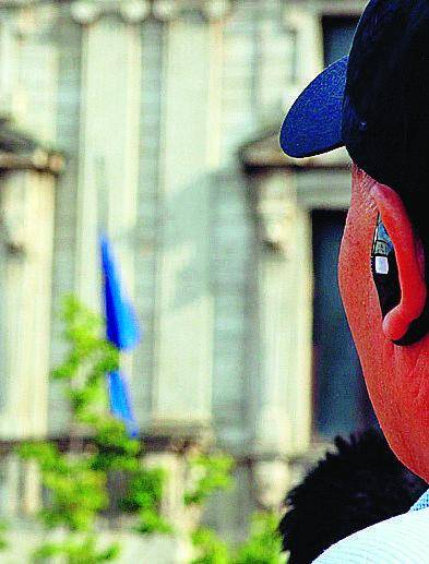 Cimice in Comune: «Diteci subito chi l’ha messa»