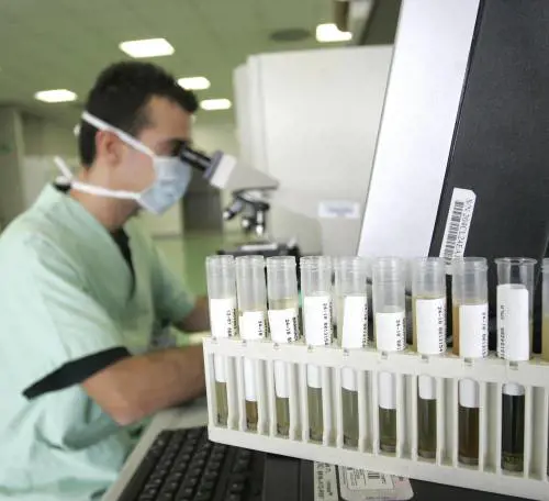 Virus A, primo morto confermato Il ministero: evitiamo allarmismi