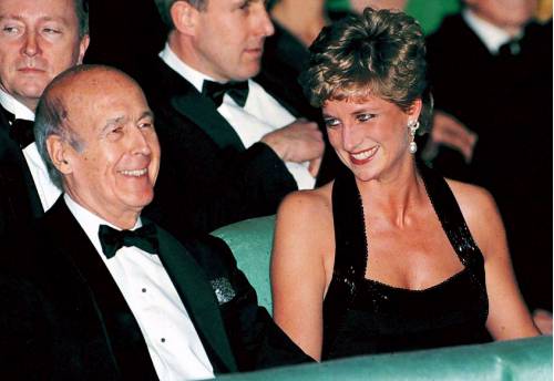 La love story tra Lady D 
e l'ex presidente francese